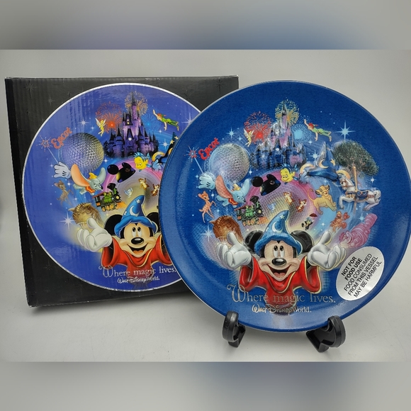 Walt Disney World "Where The Magic Lives" 3D Collector Plate NWT - Picture 10 of 15